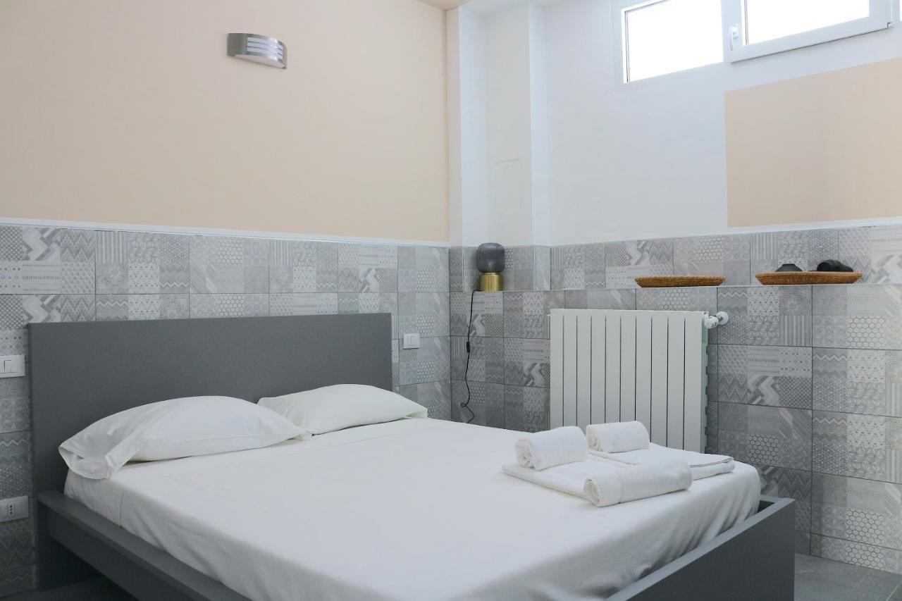 Gambara Guests House Hotel Милано Екстериор снимка