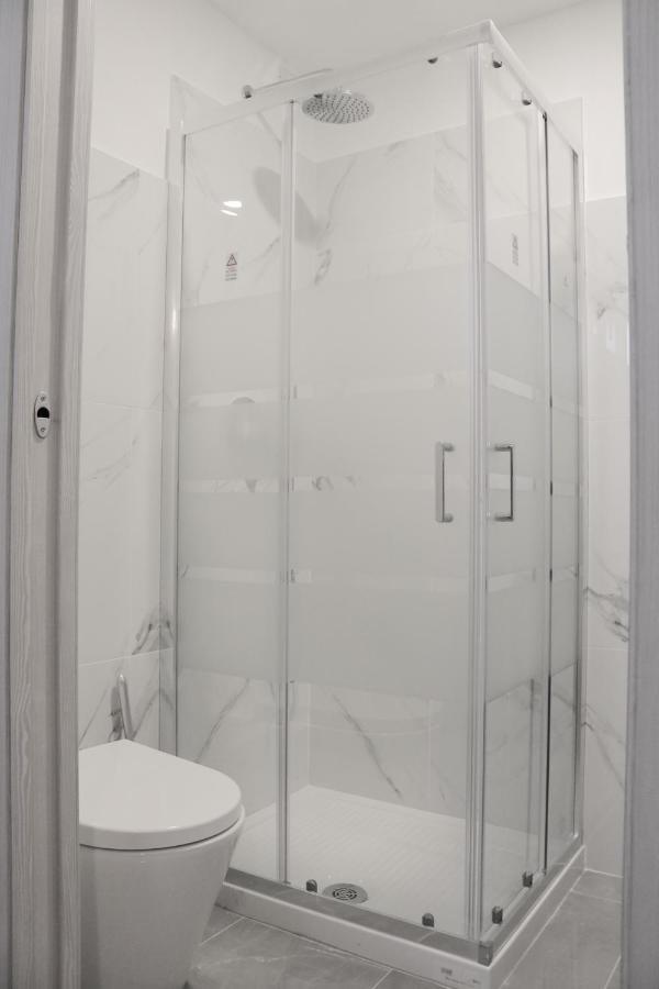 Gambara Guests House Hotel Милано Екстериор снимка