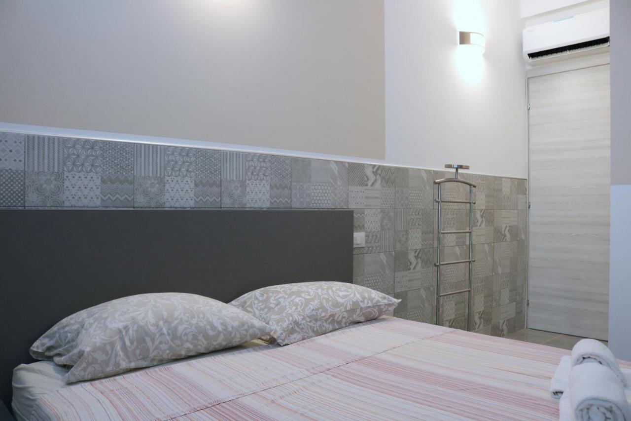 Gambara Guests House Hotel Милано Екстериор снимка