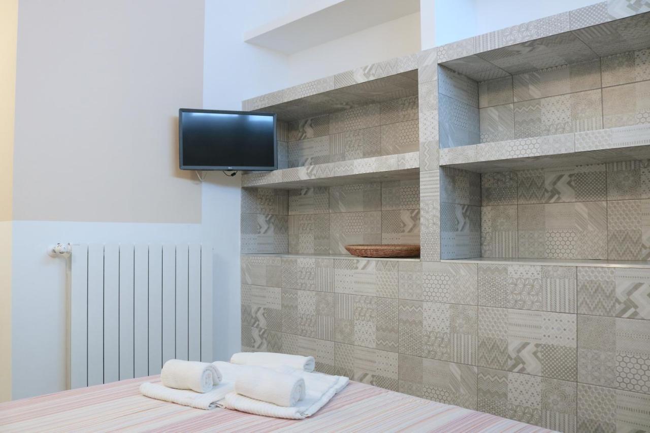 Gambara Guests House Hotel Милано Екстериор снимка