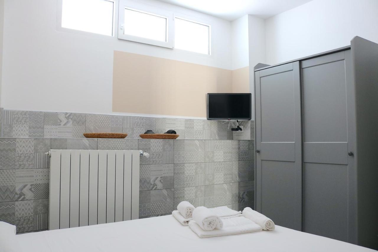 Gambara Guests House Hotel Милано Екстериор снимка